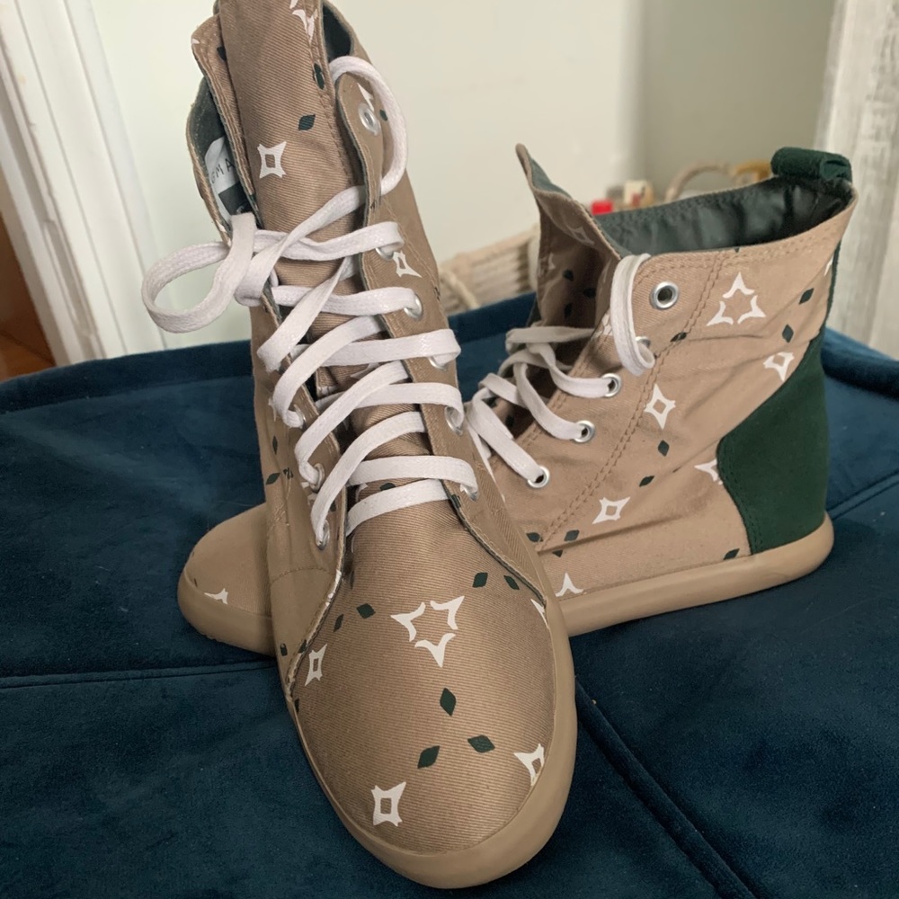 Horselegmarking High Top Sneakers